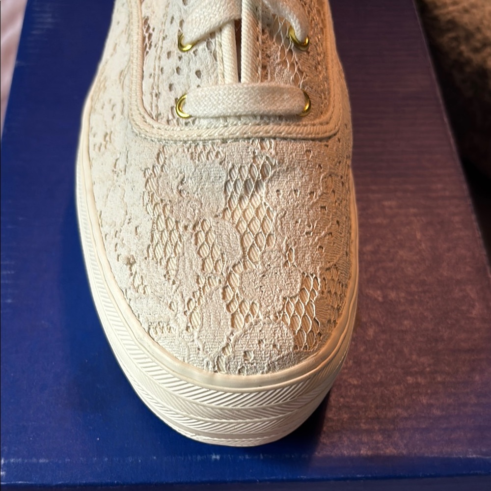 Keds White Cream Sneakers Classic Canvas Style - Picture 2 of 6